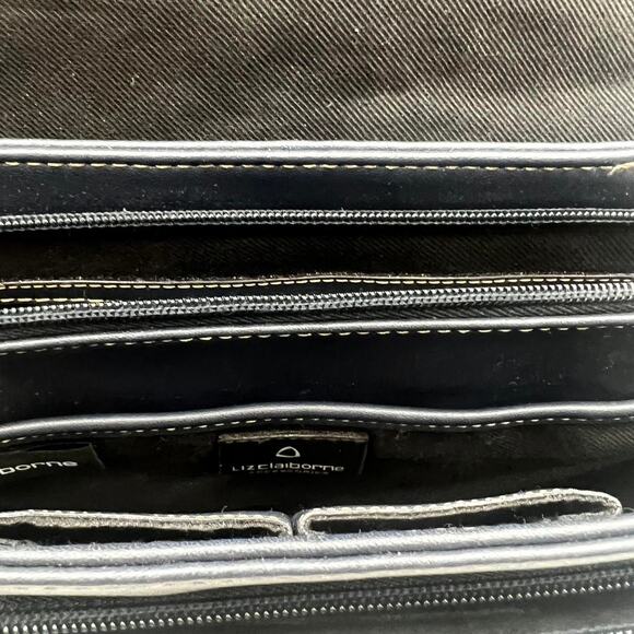 Navy crossbody shoulder bag with silver details - Picture 5 of 5